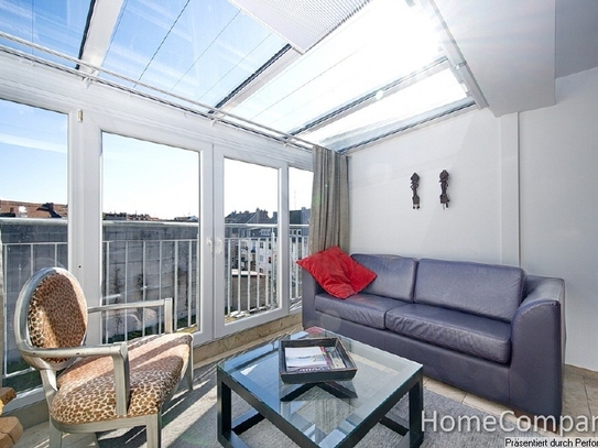 Above the rooftops! Luxury apartment, with separate bedroom, in the centre of Düsseldorf