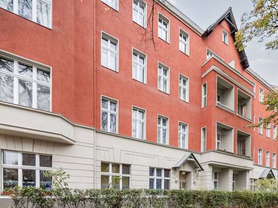 Charmante 3-Zimmer-Altbauwohnung mit Loggia im beliebten Berlin-Wilmersdorf