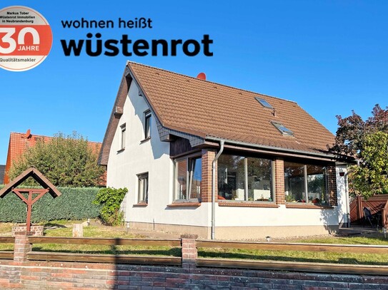 EINFAMILIENHAUS IN BESTER WOHNLAGE MIT WINTERGARTEN + EINBAUKÜCHE + GARAGE