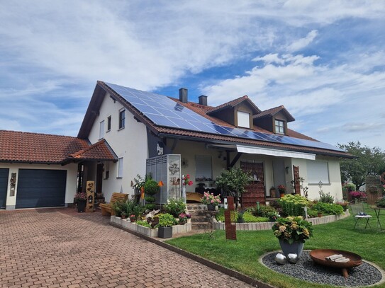 Gepflegtes Haus mit schönem Garten