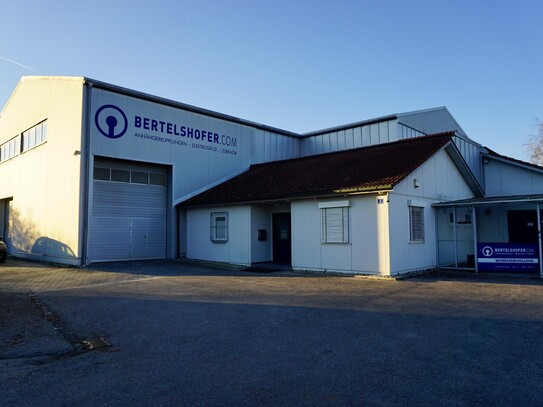 Lagerhalle (inkl. Hochregale) mit Büro zu vermieten