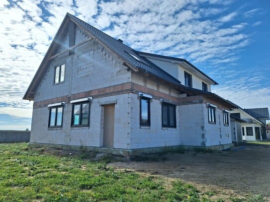 Von privat, provisionsfrei, modernes EFH in ruhiger Lage mit Blick aufs Feld, Seenähe (ca. 500m)