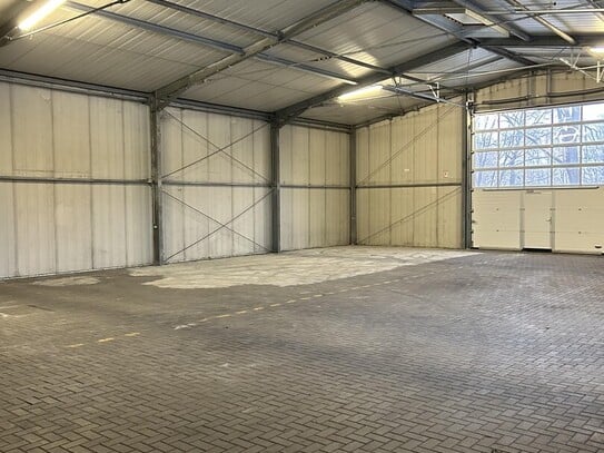 Lagerhalle 300 m² + ca.400m² Grundstück zu vermieten