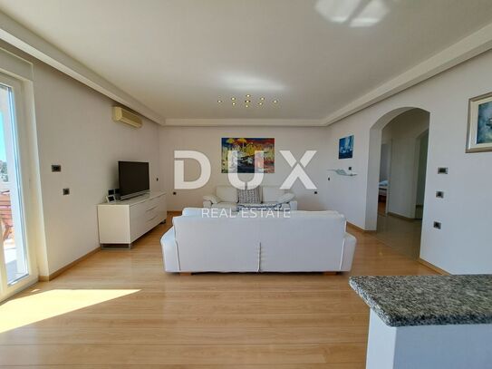 OPATIJA, IČIĆI – Penthouse mit Panoramablick und Innenhofgebäude