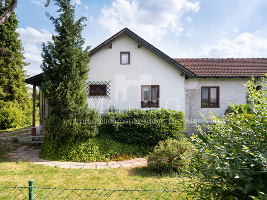 Schönes Bau-Grundstück mit Baurecht für ca. 148 m² Wohnfläche im RH!