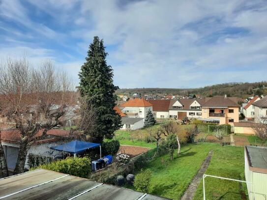 ObjNr:19472 - Freistehendes 1-2 Familienhaus mit großem Grundstück in Ubstadt-Weiher, OT Zeutern