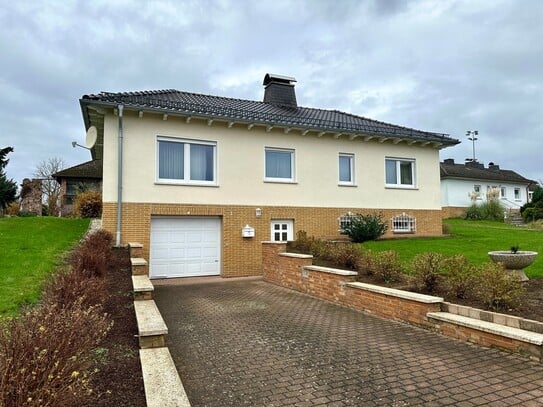 Lichtdurchfluteter Bungalow mit Terrasse und großzügigem Grundstück in Borken!Keine Käuferprovision!