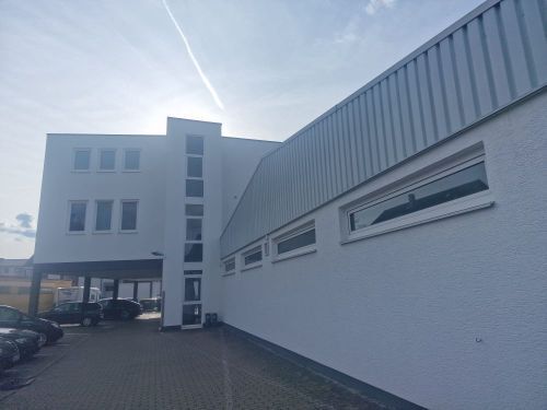 Riesiges Areal mit Gewerbehalle + Gewerberäume / Praxis, 100 Stellplätze, Autobahnnähe in 97424 Schweinfurt (ID 10233)