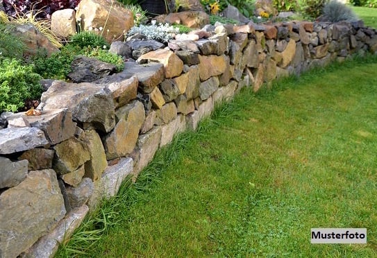 Grundstück mit altem Gartenhaus und Carport + provisionsfrei +