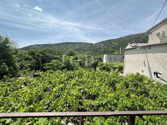 Bribir-Haus mit Garage