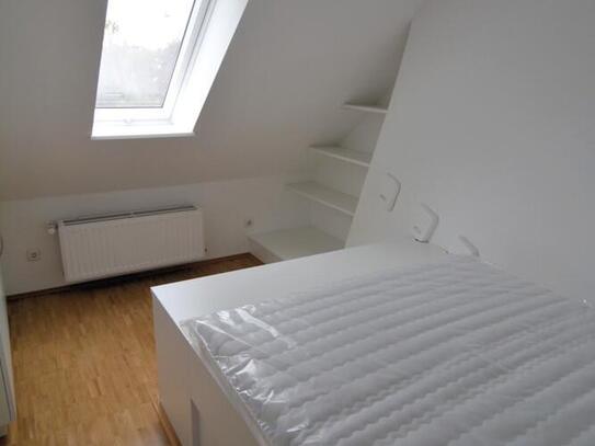 Tolle, zentrale Dachgeschoßwohnung in Kiel, möbliert