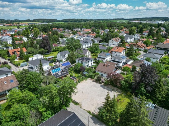 GILCHING: BAUGRUNDSTÜCK MIT BAUGENEHMIGUNG IN BESTER LAGE!