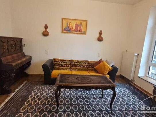Große 3,5 Zi.-Altbauwhg., 2. OG, möbliert. Bad mit Wanne und Dusche, Balkon und kl. Garten zur gemeinschaftlichen Nutzu…