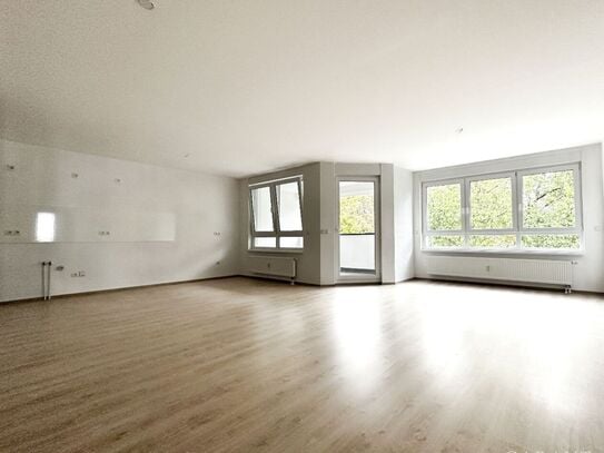 *** Neuwertige 3-Zimmer-Wohnung mit Balkon und zwei Stellplätzen ***