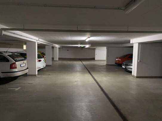 Tiefgaragenstellplatz in der beliebten Südvorstadt