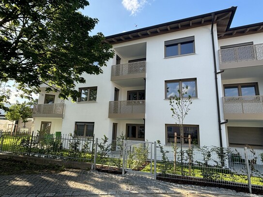 Moderne Neubau-2-Zimmer-Wohnung, barrierefrei mit Garten