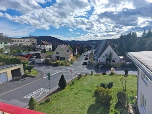 Herrlicher Ausblick in ruhiger Lage 3-Zimmer-Eigentumswohnung mit Balkon und Garage in 97688 Bad Kissingen (ID 10429)