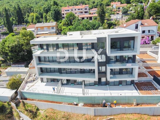 OPATIJA, ZENTRUM - außergewöhnliches Penthouse in einem Neubau, Terrasse, Meerblick, Garage