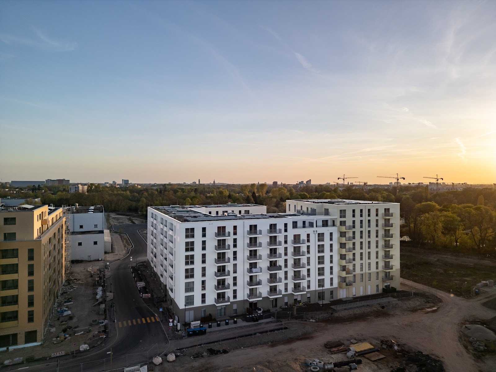 Schicker Neubau im Gartenfeld mit Fußbodenheizung im Erstbezug - Photo 1