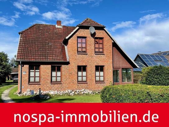 Modernisierungsbedürftiges Einfamilienhaus mit Charme – Raum für Ihre Wohnträume!