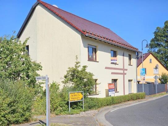 Großes Wohnhaus, als Zweifamilienhaus geeignet, in Wiesenburg, Medewitz, mit Bahnanschluss,