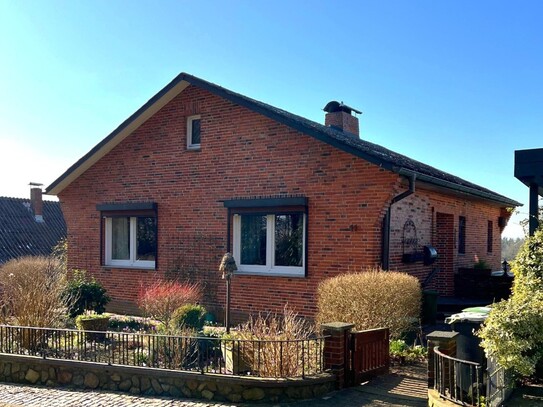 RESERVIERT Hübsches Rotklinker-EFH in traumhafter Lage von Burg/Dithmarschen