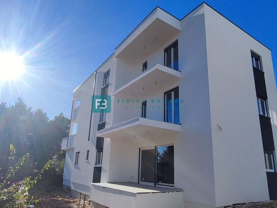 VODICE, neues Projekt, moderne Wohnung, 1. Stock, Terrasse