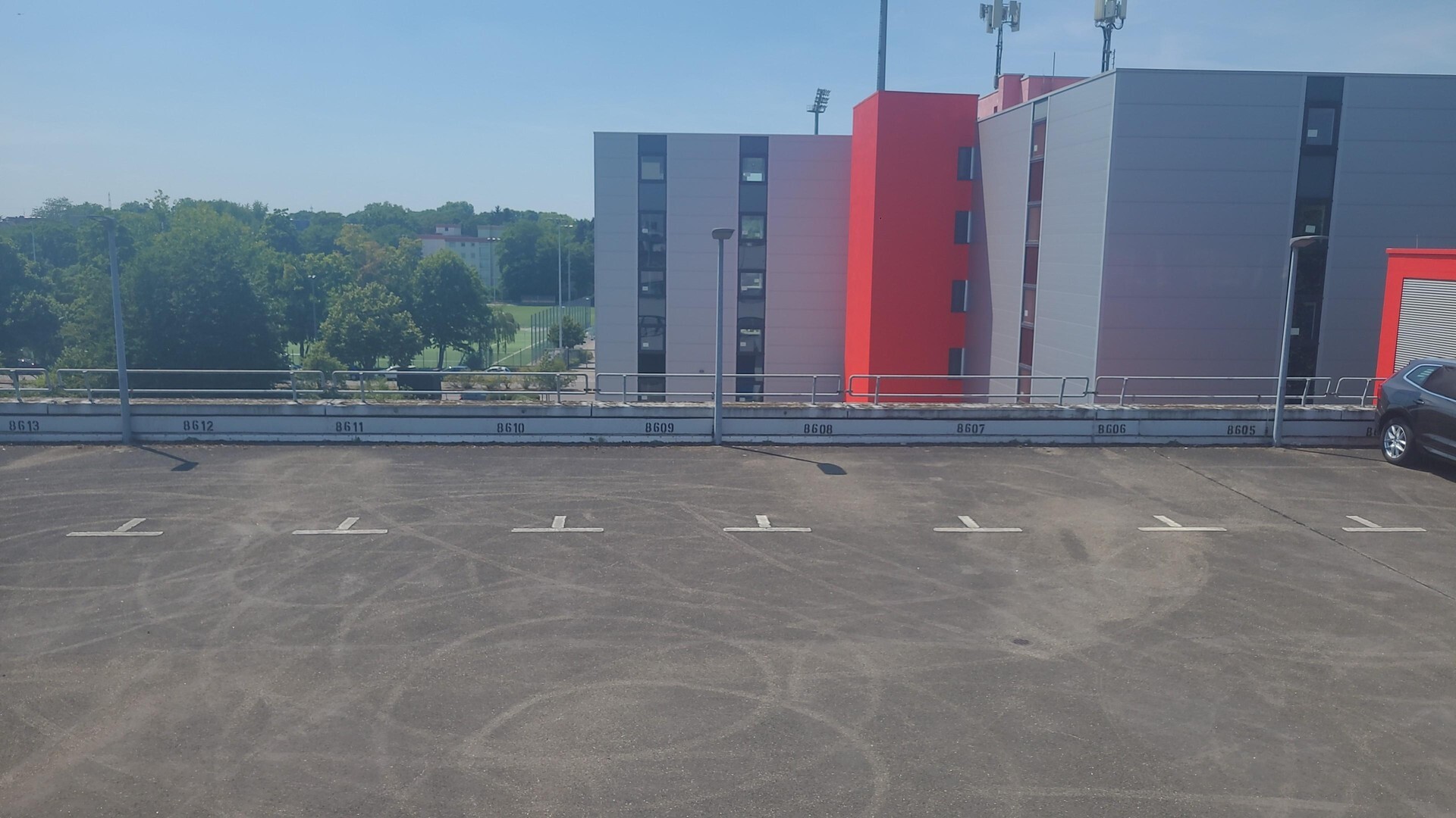                                                              PARKPL&Auml;TZE IN TOP VERKEHRSLAGE. PROVISIONSFREI                                                       in Bockenheim (Frankfurt am Main)