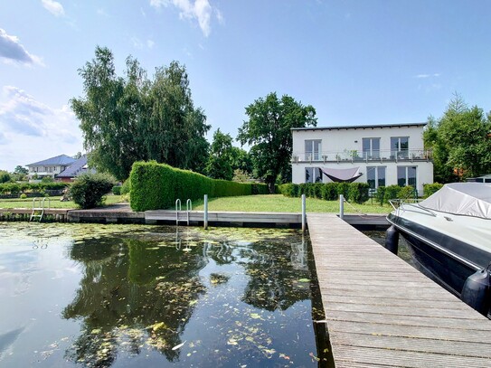 Wassergrundstück - möbliertes Wohnen - 3 Zimmer am Seddinsee