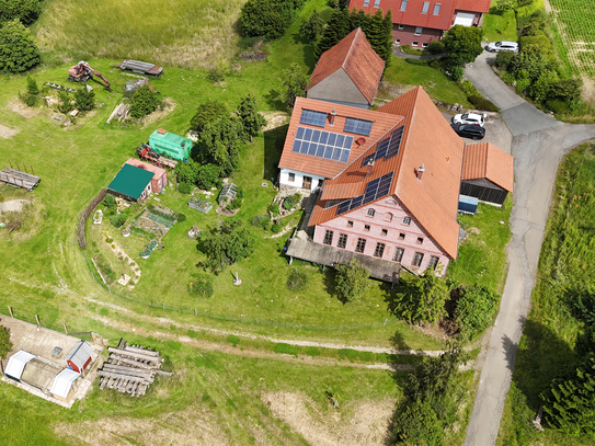 Individuell saniertes Bauernhaus mit exponierter Hanglage!