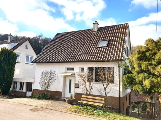 FREISTEHENDES EINFAMILIENHAUS MIT GROßEM GARTEN, TAGESLICHTBAD, GÄSTE WC, ANBAU UND STELLPLATZ...