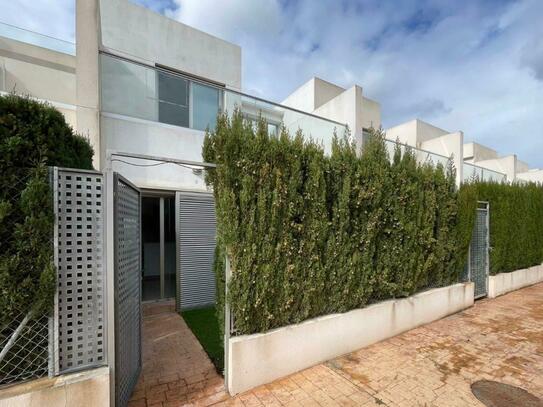 Terraced house in Torrevieja with 3