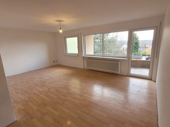 Teilsanierte 3ZKB Wohnung 1.OG mit Balkon - Erstbezug