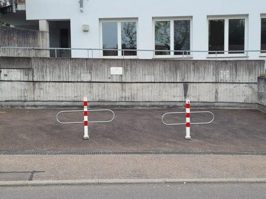 Tiefgaragenstellplätze und Außenstellplätze in zentraler Lage in Marbach