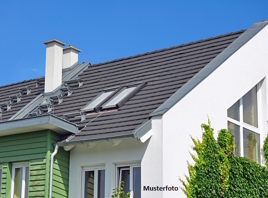 Einfamilien-Doppelhaushälfte mit Balkon und Terrasse