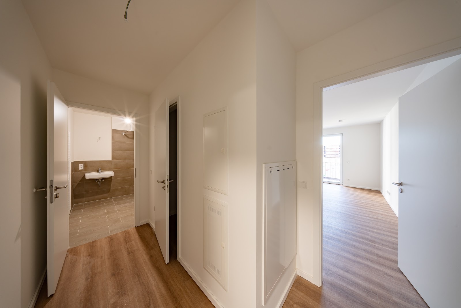 Neubauwohnung mit Fußbodenheizung und Balkon im Erstbezug / WBS 180 erforderlich - Photo 1