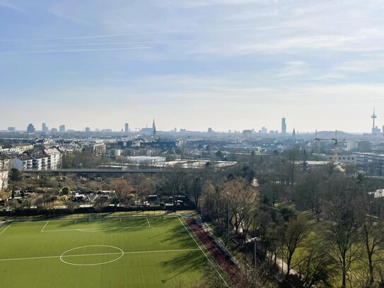 kernsanierte 4-Zi Wohnung Südlage mit Domblick in Nippes mit Balkon provisionsfrei WG geeignet