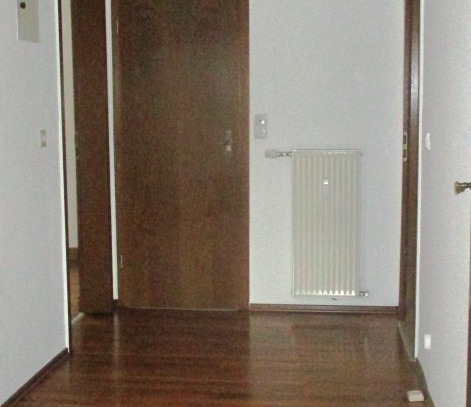 Schöne helle EG-Wohnung mit 3 Zimmern, Terrasse, Stellplatz