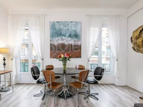 NICE - PORT: Stunning 2-bedroom apartment with balcony and high ceilings