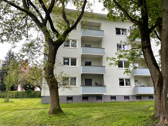 Ruhig gelegene, helle 3-Zimmerwohnung mit Balkon und Keller.