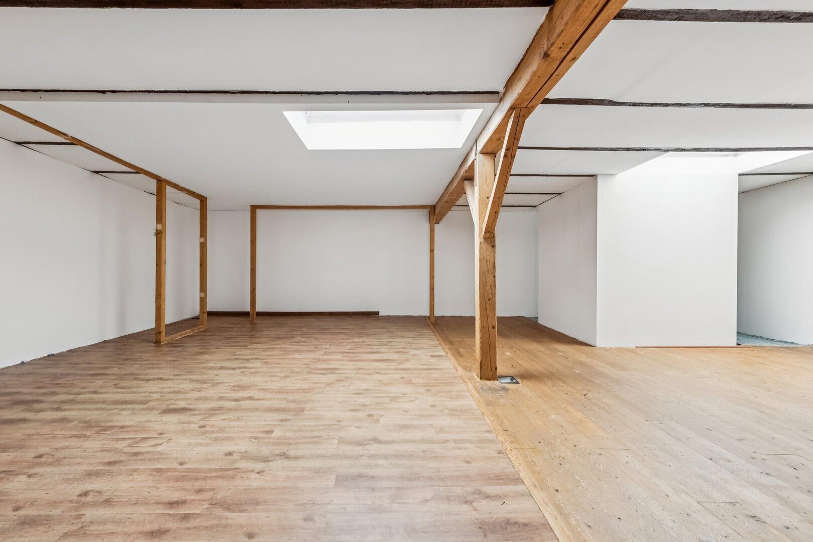                                                               Renovierte Loft-/Atelierfl&auml;che mit K&uuml;che und Bad &ndash; 180 m&sup2; im Hinterhof, Berghei&hellip;                                                       in Bergheim (Augsburg)