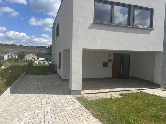 Doppelhaushälfte, fertig zum sofortigen Einzug am Stadtrand von Ilmenau im Bauhausstil