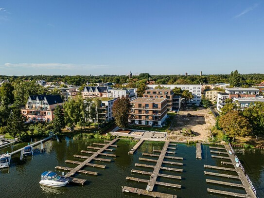 Wohnen am Wasser! Terrassenwohnung auf Wassergrundstück | Nahe Adlershof, BER und Tesla