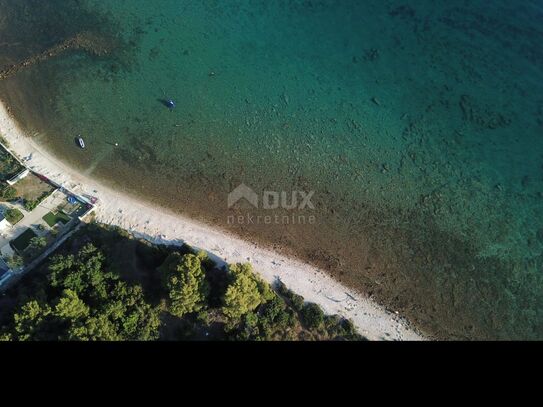 BIOGRAD NA MORU – Geräumiges Grundstück zum Bau eines Hotels oder Campingplatzes