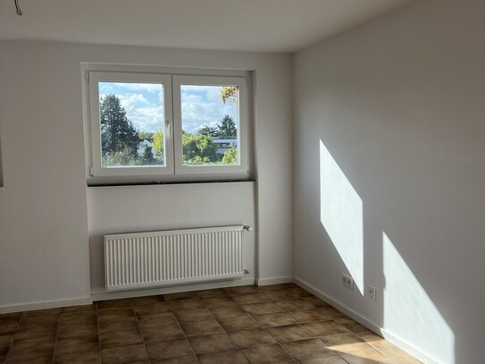 *** Charmante, modernisierte 1,5- Zi. Wohnung im Herzen von Bonn – Küdinghoven***