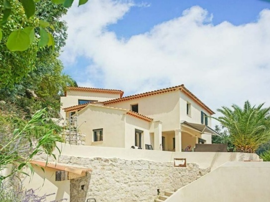 Wunderschöne Villa in einer ruhigen Gegend mit Meerblick