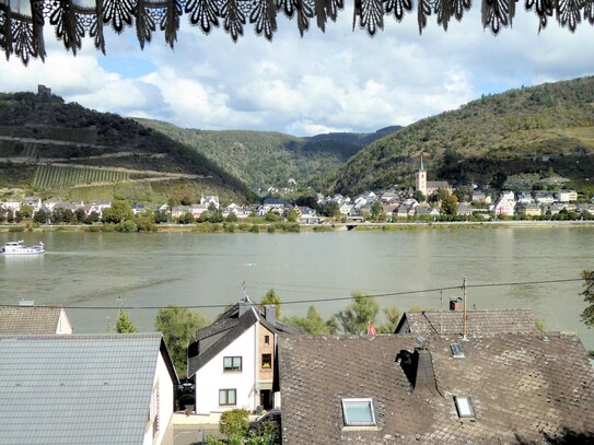 Hochwertiges Traumhaus mit exzellentem Rheinblick