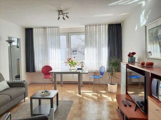 Möbliertes Cityapartment, Nähe Brüsseler Str. mit Aufzug , Haltestelle Friesenplatz gut zu erreichen