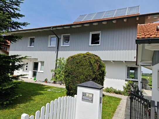 Exklusives Zweifamilienhaus,WW Solar, nur 2 Nachbarn, ruhige Anliegerstrasse, zentr Lage gr ArbZi