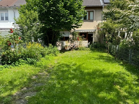 Wohnen in Lövenich: Gemütliches Reihenhaus mit schönem Garten